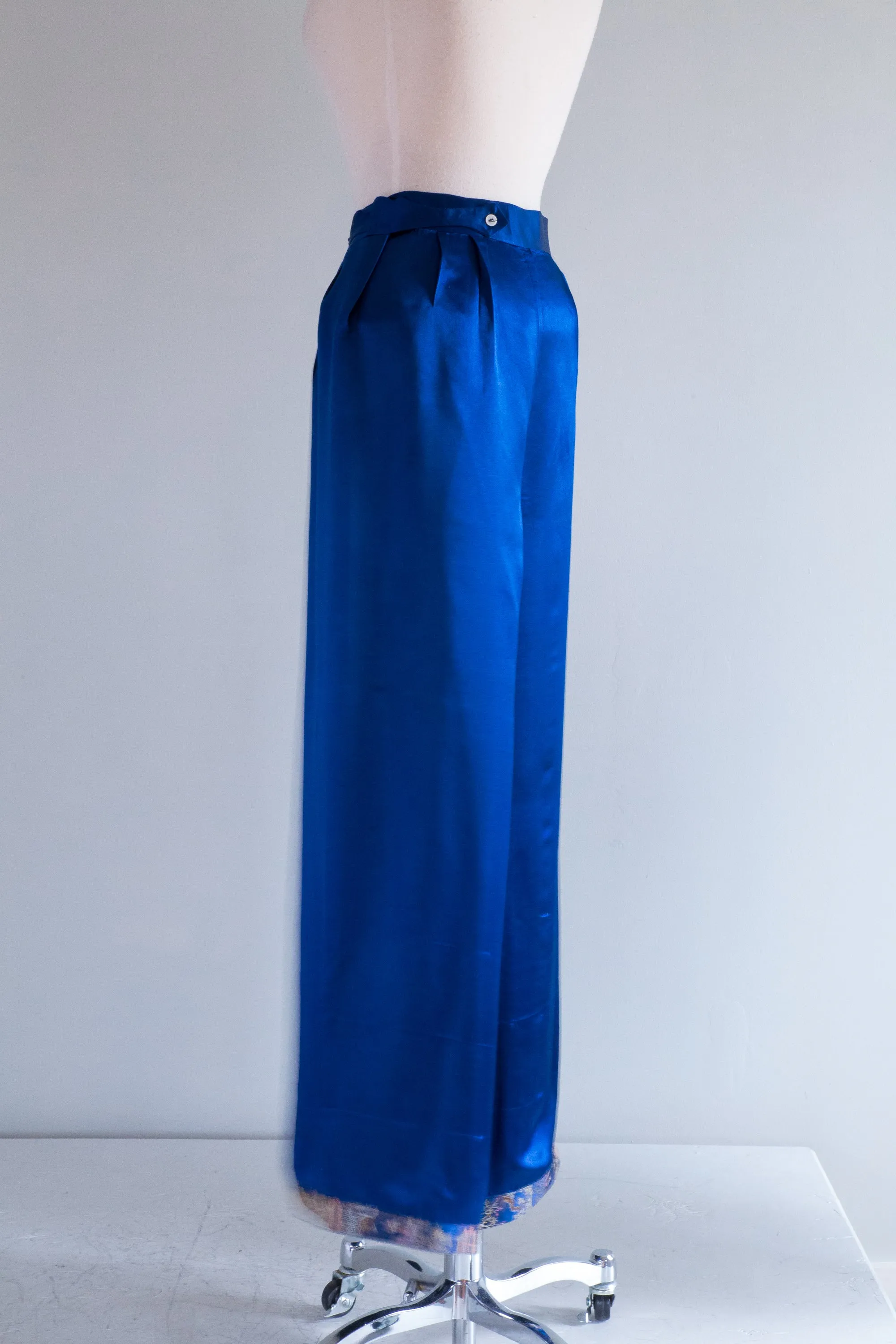 1940's Chinese Silk Loungewear Set With Jacket and Pants / Small
