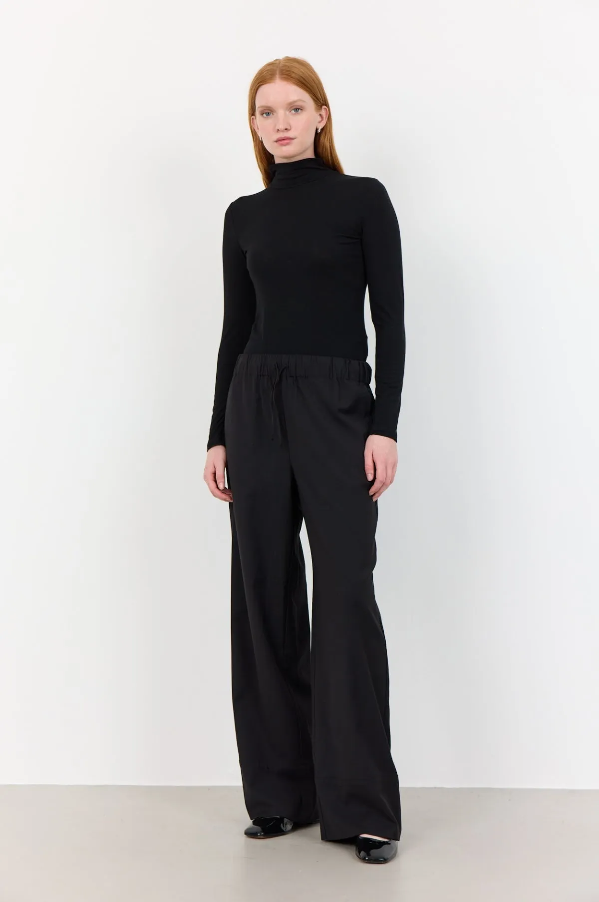 Josephine Roll Black