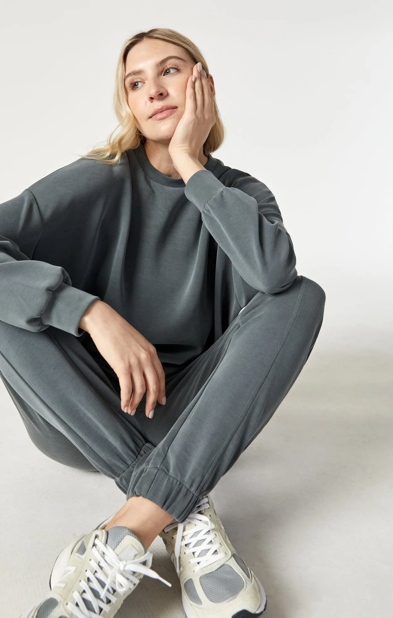 OVERSIZED SWEATSHIRT IN URBAN CHIC